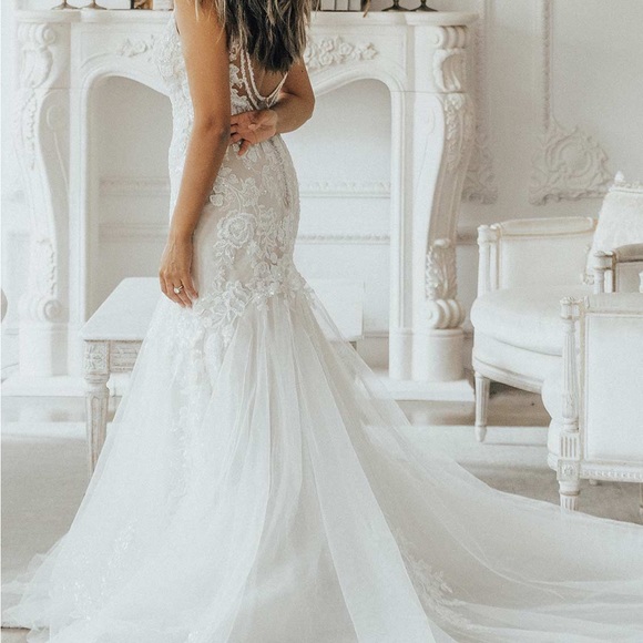 Essenes of Australia Wedding dress - Picture 9 of 14